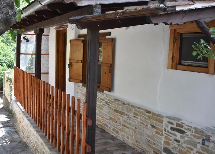 House Nyaraló