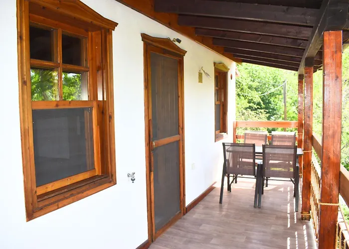 House Nyaraló *