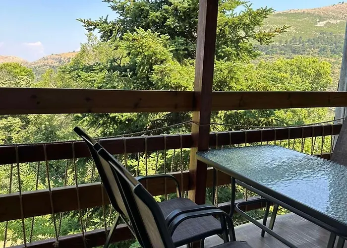 House Nyaraló